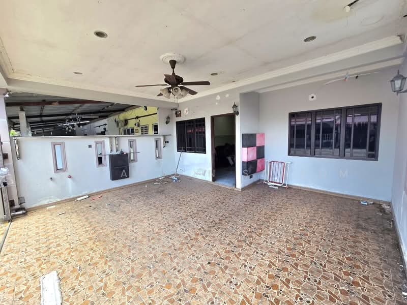 Rumah Teres 1 Tingkat untuk Dijual di Taman Seri Indah (Sungai Besar) - Fauzan bin Sahrom - PropertyGuru.com.my
