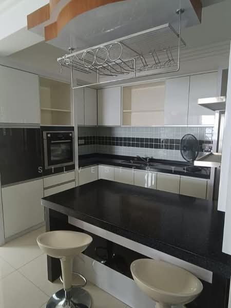 Kondominium untuk Disewa di Platino Condominium - Silvester Ti - Kitchen - PropertyGuru.com.my