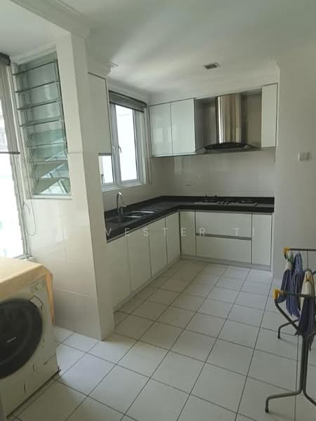Kondominium untuk Disewa di Platino Condominium - Silvester Ti - Kitchen - PropertyGuru.com.my