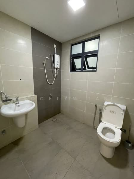 Kondominium untuk Dijual di Ascenda Residence @ Skyarena - Jocelyn Tan - Bathroom - PropertyGuru.com.my