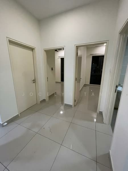 Kondominium untuk Dijual di Ascenda Residence @ Skyarena - Jocelyn Tan - Corridor - PropertyGuru.com.my