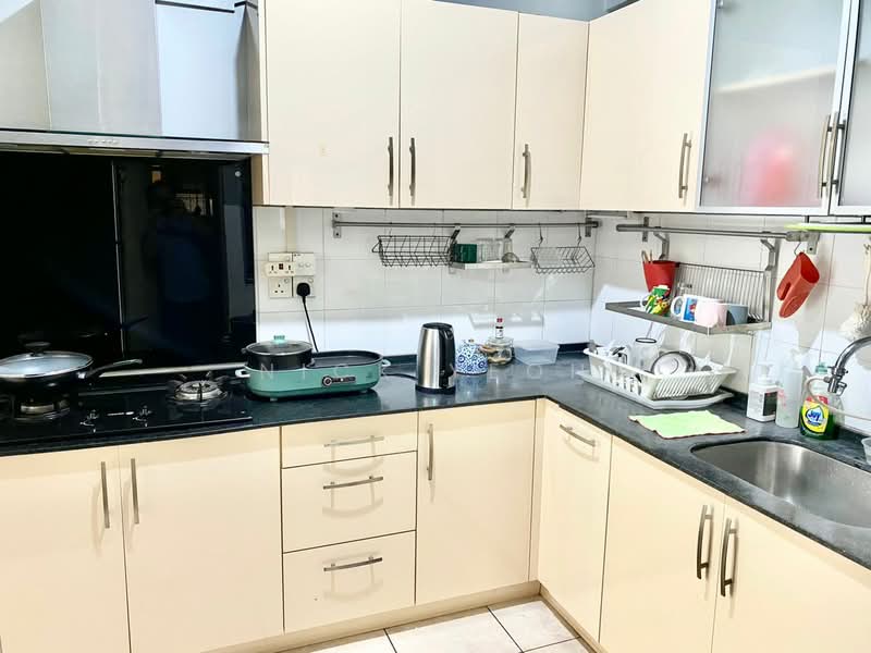Kondominium untuk Dijual di Perdana View - Nick Yeoh - Kitchen - PropertyGuru.com.my