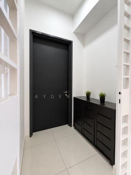 Kediaman Servis untuk Dijual di Eco Sky - Jayden Teo - Entrance - PropertyGuru.com.my