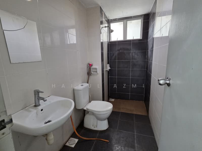 Condominium for Rent at Mutiara Anggerik - Hairul Azmi - Bathroom - PropertyGuru.com.my