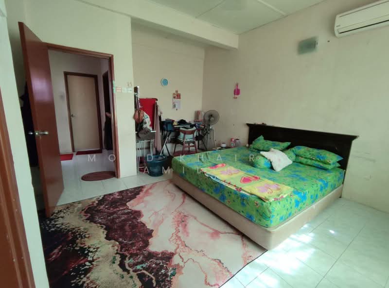 Rumah Teres 2 Tingkat untuk Dijual di Bandar Saujana Putra (Tanjong Duabelas) - Mohd Khairul Amilin - Bedroom - PropertyGuru.com.my