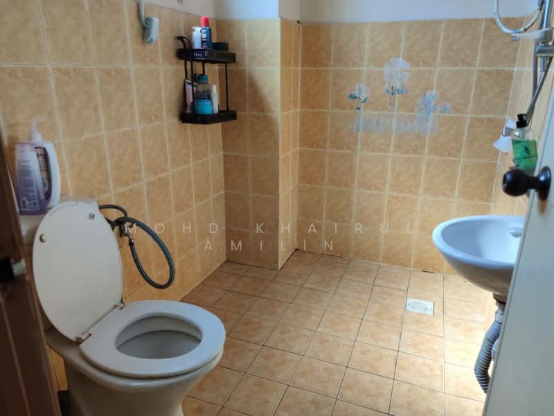Rumah Teres 2 Tingkat untuk Dijual di Bandar Saujana Putra (Tanjong Duabelas) - Mohd Khairul Amilin - Bathroom - PropertyGuru.com.my
