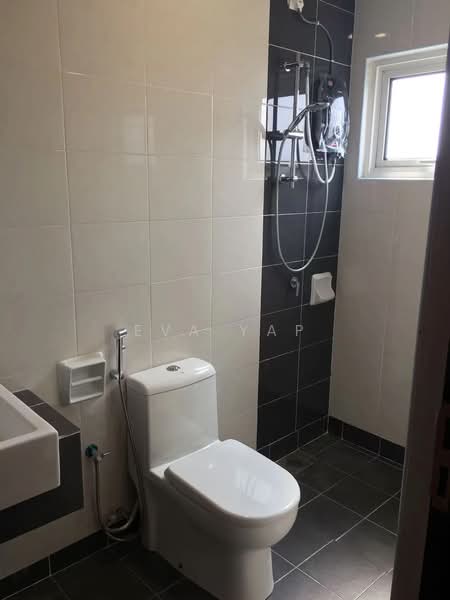 Kondominium untuk Disewa di Boulevard Serviced Apartment - Eva Yap - Bathroom - PropertyGuru.com.my