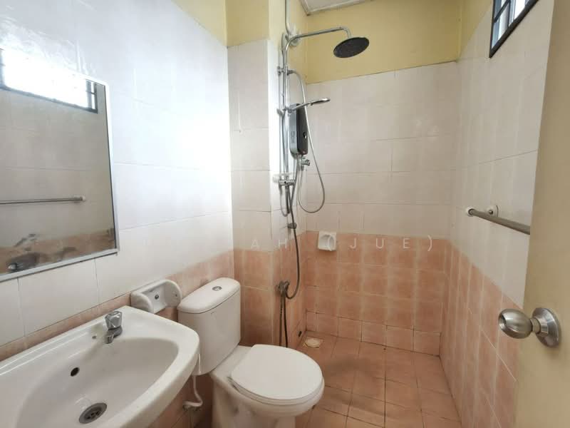 Rumah Teres 2 Tingkat untuk Dijual di Subang Jaya (Selangor) - JUMIDAH (JUE) - Bathroom - PropertyGuru.com.my