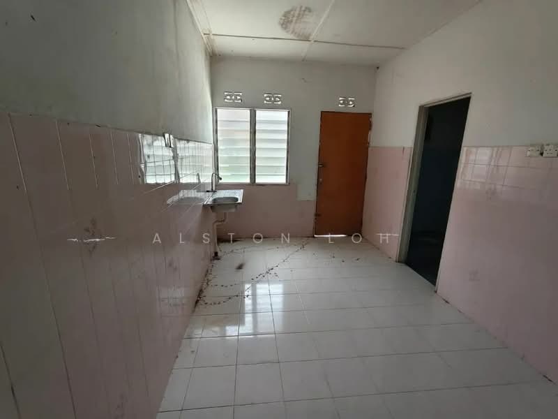 Rumah Berkembar untuk Dijual di Taman Sungai Ara (Sungai Ara) - Alston Loh - Kitchen - PropertyGuru.com.my