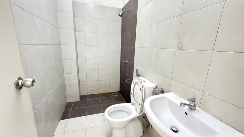 Rumah Teres 2 Tingkat untuk Disewa di Bandar Tasik Puteri (Rawang) - Mandy Cheow - Bathroom - PropertyGuru.com.my