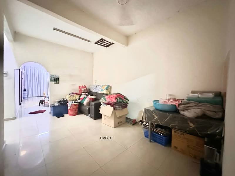1-storey Terraced House for Sale in Pandamaran (Klang) - Daniel Kok - Living Room - PropertyGuru.com.my