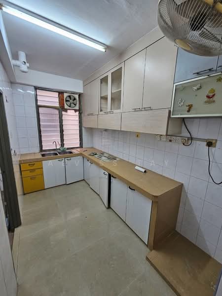 Rumah Flat untuk Dijual di Skudai Baru - Alviss Tay - Kitchen - PropertyGuru.com.my