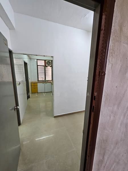 Rumah Flat untuk Dijual di Skudai Baru - Alviss Tay - Kitchen - PropertyGuru.com.my