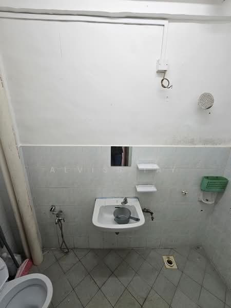 Rumah Flat untuk Dijual di Skudai Baru - Alviss Tay - Bathroom - PropertyGuru.com.my