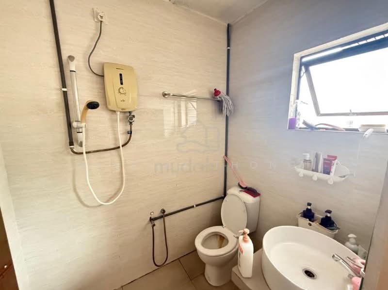 Rumah Teres 2 Tingkat untuk Dijual di Taman Canning (Ipoh) - Ainsley Thong - Bathroom - PropertyGuru.com.my