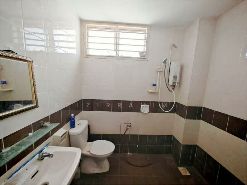 Rumah Teres 2 Tingkat untuk Dijual di Hulu Semenyih (Selangor) - Azizirrahim . - Bathroom - PropertyGuru.com.my