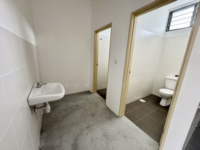 Shop for Rent in Kajang East (Semenyih) - Eldon Chong - Bathroom - PropertyGuru.com.my