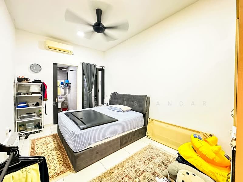 Rumah Berkembar untuk Dijual di Bukit Jelutong (Shah Alam) - Shaziery Iskandar - Bedroom - PropertyGuru.com.my