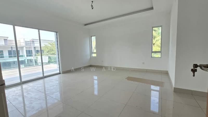 Rumah Berkembar untuk Dijual di Taman Haji Ahmad Jamil (Tasek Gelugor) - Aswad . - Living Room - PropertyGuru.com.my
