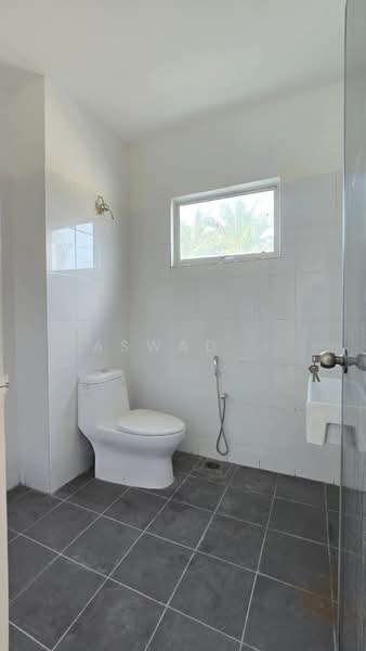Rumah Berkembar untuk Dijual di Taman Haji Ahmad Jamil (Tasek Gelugor) - Aswad . - Bathroom - PropertyGuru.com.my