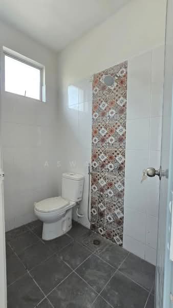 Rumah Berkembar untuk Dijual di Taman Haji Ahmad Jamil (Tasek Gelugor) - Aswad . - Bathroom - PropertyGuru.com.my