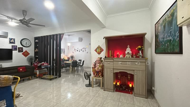 2.5-storey Terraced House for Sale in Taman Gaya (Ulu Tiram) - Catherine Khoo - Living Room - PropertyGuru.com.my