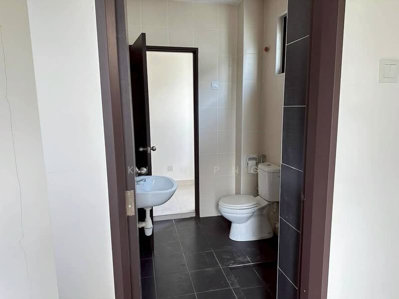 2-storey Terraced House for Sale in Johor Bahru (Johor) - Kinn Png - Bathroom - PropertyGuru.com.my