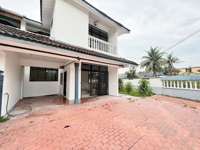 Rumah Teres 2 Tingkat untuk Dijual di Taman Johor Jaya (Johor Bahru) - Lee Qiu Wen - Exterior - PropertyGuru.com.my