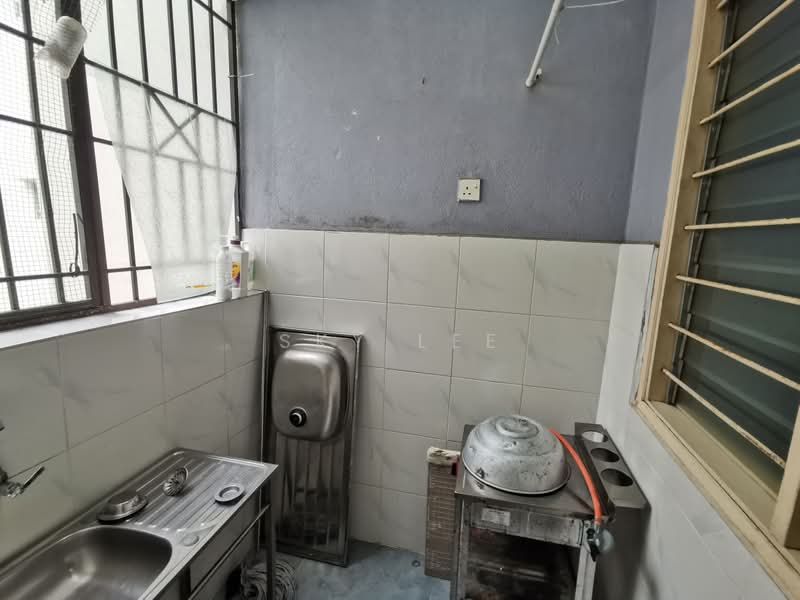 Apartment for Sale at Sri Cempaka (Taman Wawasan) - Sky Lee - Kitchen - PropertyGuru.com.my