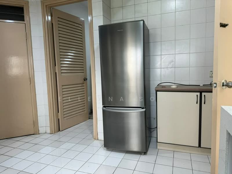Condominium for Rent at The Straits View Condominium - Elleyna Soo - Kitchen - PropertyGuru.com.my