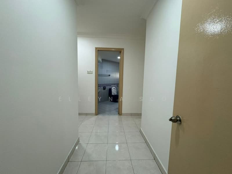 Condominium for Sale at The Straits View Condominium - Elleyna Soo - Corridor - PropertyGuru.com.my