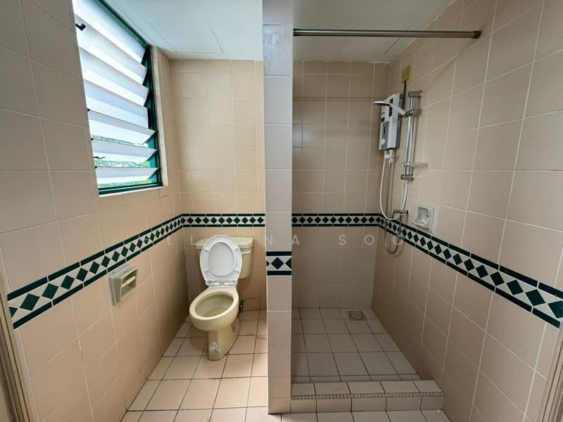 Condominium for Sale at The Straits View Condominium - Elleyna Soo - Bathroom - PropertyGuru.com.my