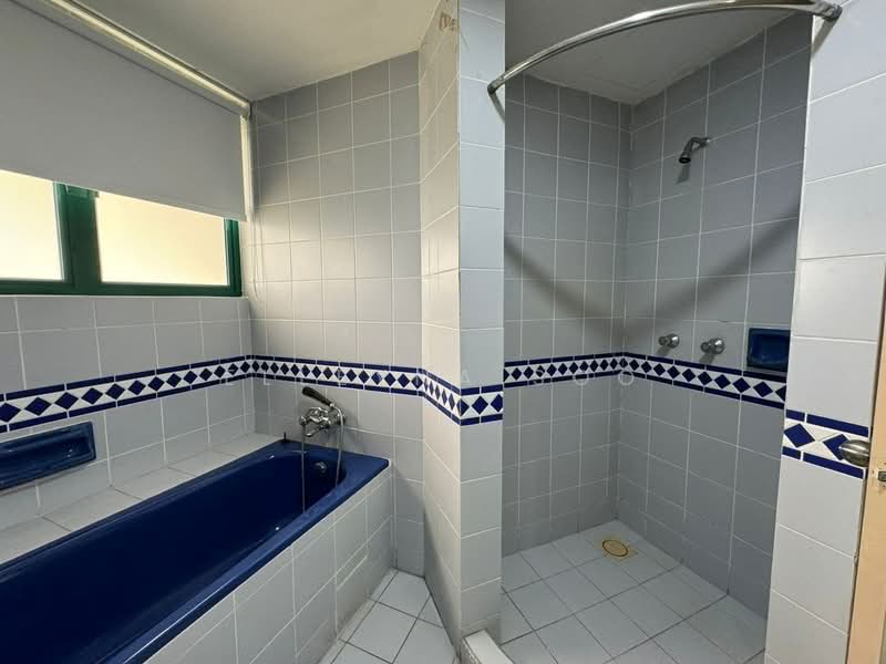 Condominium for Sale at The Straits View Condominium - Elleyna Soo - Bathroom - PropertyGuru.com.my