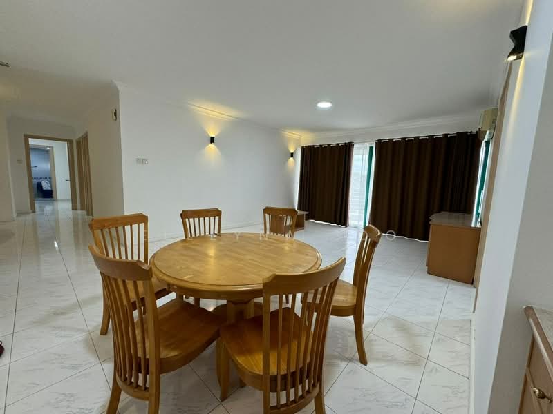 Condominium for Sale at The Straits View Condominium - Elleyna Soo - Dining Room - PropertyGuru.com.my