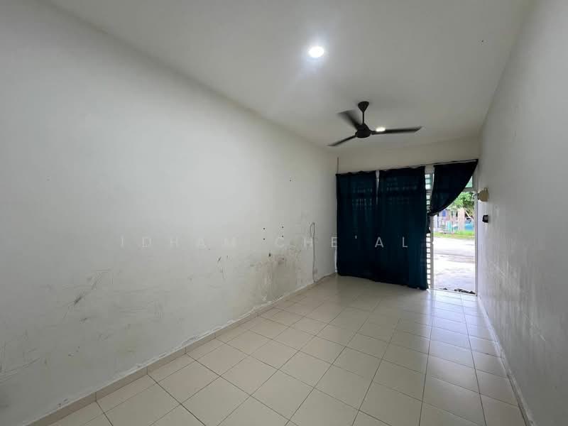 Rumah Teres untuk Dijual di Kuantan (Pahang) - Idham Che'Ali - Living Room - PropertyGuru.com.my