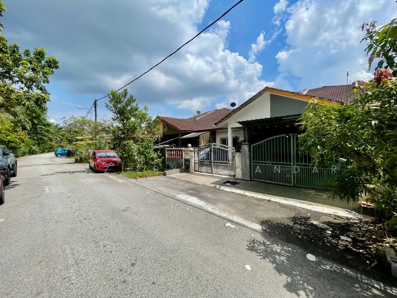 Rumah Teres 1 Tingkat untuk Dijual di Bandar Tasik Puteri (Rawang) - Shaziery Iskandar - Exterior - PropertyGuru.com.my