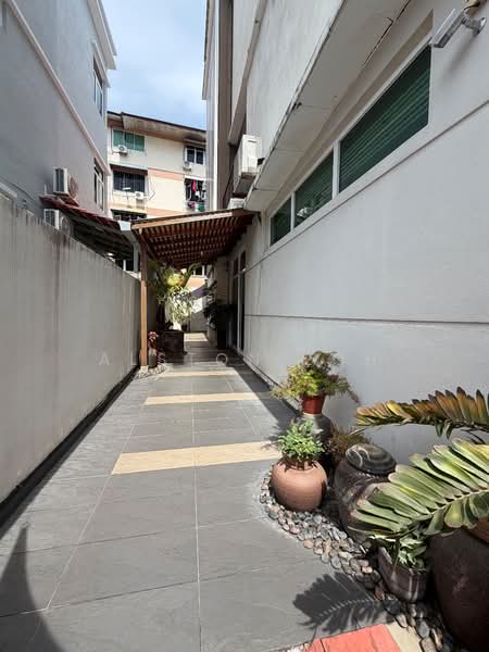 Rumah Berkembar untuk Dijual di Gelugor (Penang) - Alston Loh - Exterior - PropertyGuru.com.my