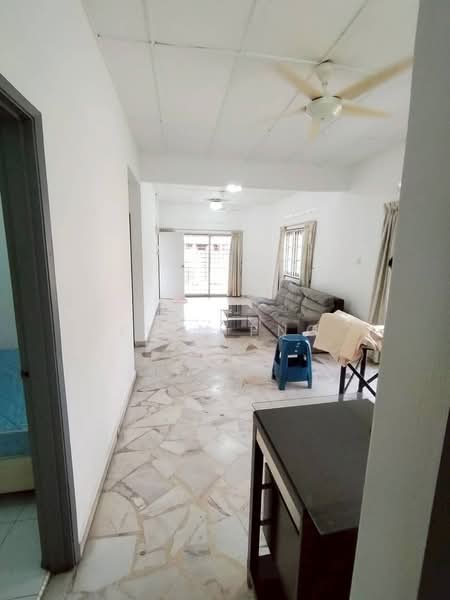 Rumah Teres 1 Tingkat untuk Disewa di Taman Suria (Johor Bahru) - Kinn Png - Living Room - PropertyGuru.com.my