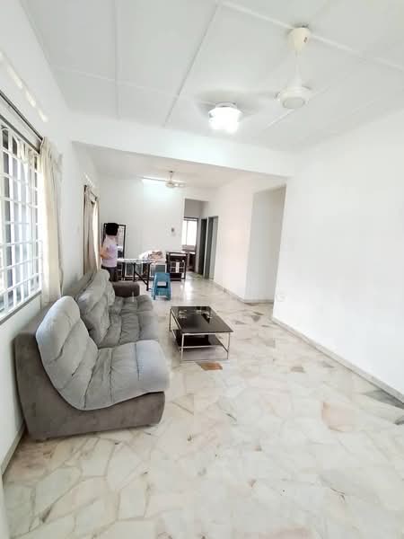 Rumah Teres 1 Tingkat untuk Disewa di Taman Suria (Johor Bahru) - Kinn Png - Living Room - PropertyGuru.com.my