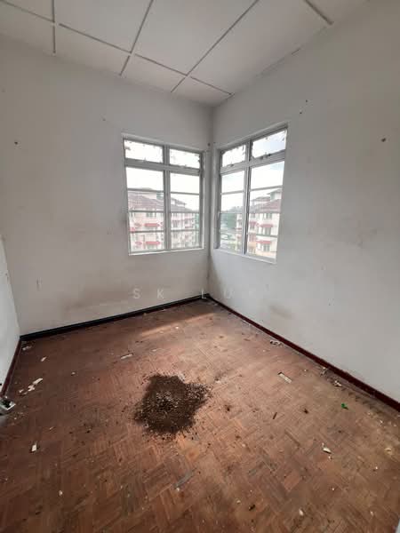 Rumah Flat untuk Dijual di Pangsapuri Seri Cempaka (Serendah) - SK Luk - Interior - PropertyGuru.com.my