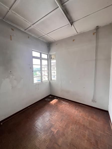 Rumah Flat untuk Dijual di Pangsapuri Seri Cempaka (Serendah) - SK Luk - Interior - PropertyGuru.com.my