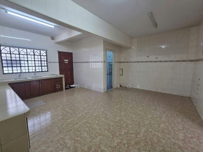 2-storey Terraced House for Sale in Bandar Bukit Tinggi (Klang) - Daniel Kok - Kitchen - PropertyGuru.com.my