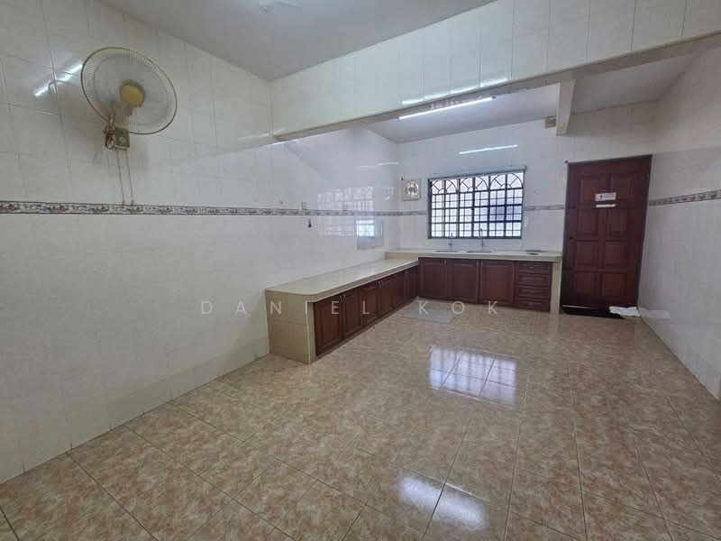 2-storey Terraced House for Sale in Bandar Bukit Tinggi (Klang) - Daniel Kok - Kitchen - PropertyGuru.com.my