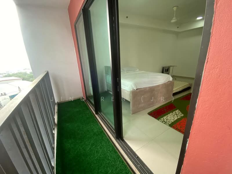 Servis Apartment untuk Dijual di i-SOHO @ i-City - Jing Ren (JR) - Balcony - PropertyGuru.com.my