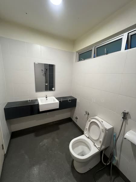 Pangsapuri untuk Dijual di Idaman Residence - Derrick Ng - Bathroom - PropertyGuru.com.my