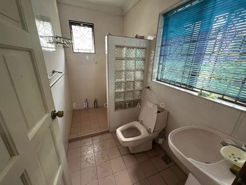 Bungalow for Sale in Pekan Batu 9 (Cheras) - Eric Tang - Bathroom - PropertyGuru.com.my
