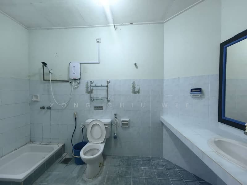 Kondominium untuk Disewa di Permai Condominium (Kota Bharu) - Yong Chiu Wee - Bathroom - PropertyGuru.com.my