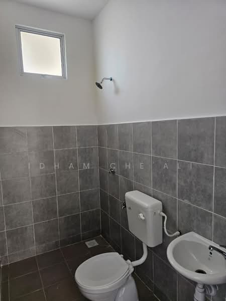 Rumah Berkembar untuk Dijual di Taman Seri Damai Perdana (Kuantan) - Idham Che'Ali - Bathroom - PropertyGuru.com.my