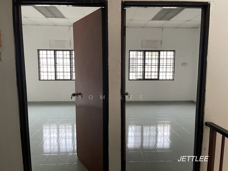 Rumah Teres 2 Tingkat untuk Dijual di Taman Mewah Batu Belah (Kapar) - Tom Lee - PropertyGuru.com.my