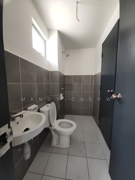Rumah Teres untuk Disewa di Rawang (Selangor) - Mandy Cheow - Bathroom - PropertyGuru.com.my